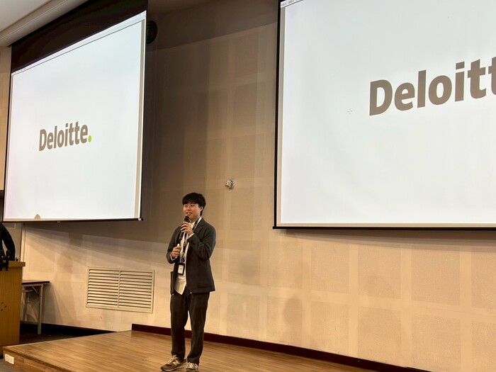 2025-12-03 CoM Hosts Career and Global Competency Event; LeedsMayi Founder May Lin Shares Strategies for Achieving High Scores in English SpeakingImage